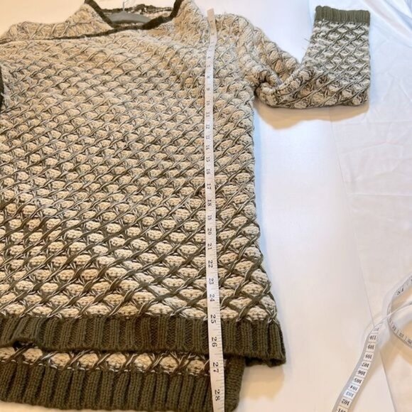Alya sweater size small olive green and white textured knit waterfall cardigan - Picture 11 of 11